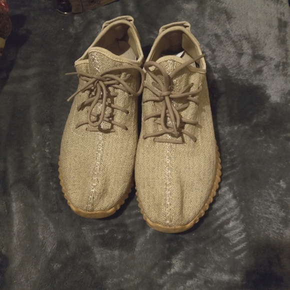 2015 Adidas Yeezy Boost Oxford Tan size 12